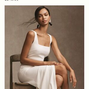 Elegant White Sleeveless Dress